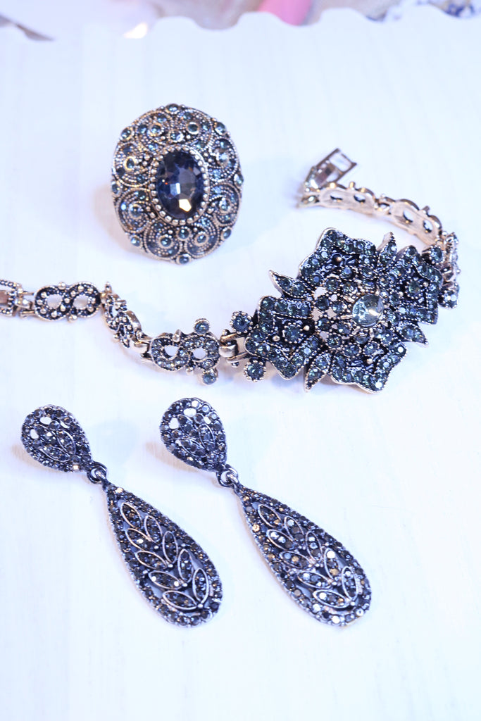 Timeless Vintage Inspired Earrings - Bali Moon Jewels